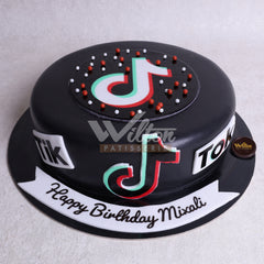 D.1.h TIK TOK - Children Birthday Cakes - WILTON PATISSERIE