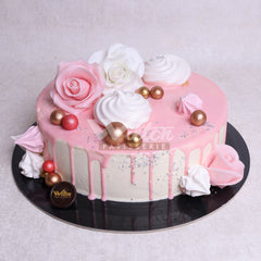 W6.32 FLOWERS - Women Birthday Cakes - WILTON PATISSERIE