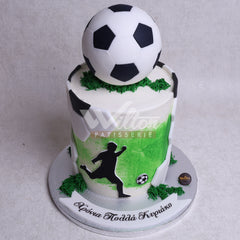 B.12.a FOOTBALL - Birthday Cakes - WILTON PATISSERIE