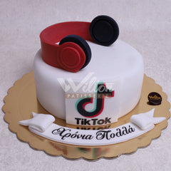 D.1.e TIK TOK - Children Birthday Cakes