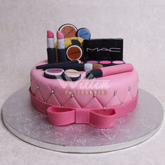 W4.a MAKEUP - Women Birthday Cakes - WILTON PATISSERIE